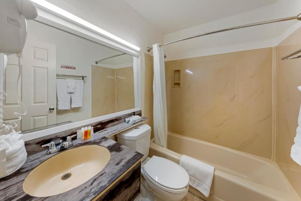 Standard Queen Room interior